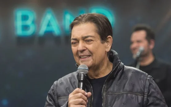 Faustão é extubado e segue internado, confirma assessoria do apresentador