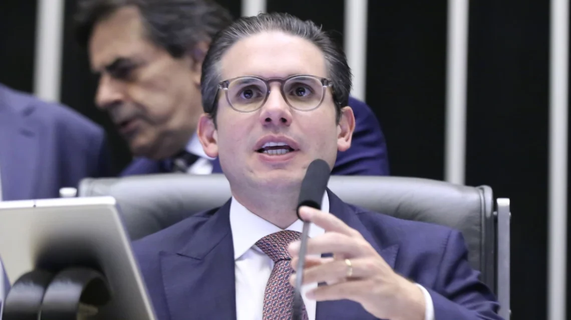 Hugo diz à CNN que plano de contingência contra tarifaço terá prioridade