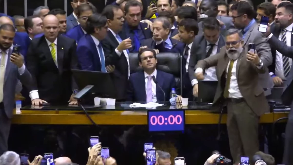 Punição após obstrução é vista como correção de rota, Veja Análise