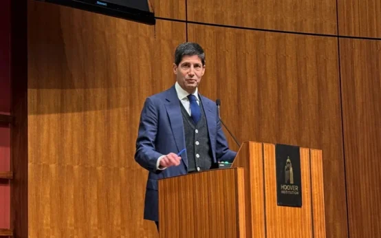 trump-quer-cortes-nas-taxas-de-juros-mas-warsh-tem-um-passado-diferente