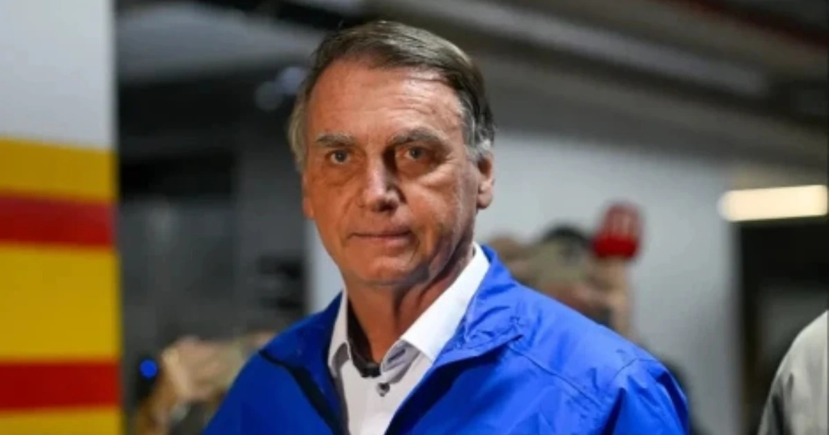 Bolsonaro diz à PF que se mantém equilibrado por Michelle e filha
