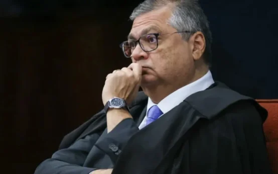 Dino diz que só lei nacional acaba com penduricalhos