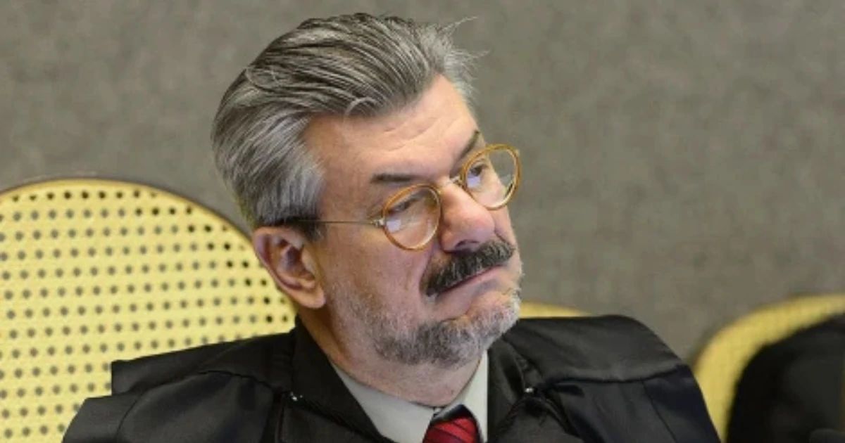 Ministro do STJ acusado de importunação sexual é internado com dor no peito