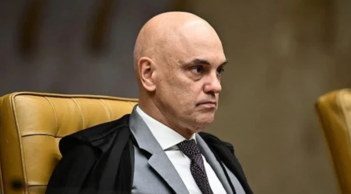 Moraes dá 5 dias para defesa de Bolsonaro e PGR se manifestarem sobre laudo