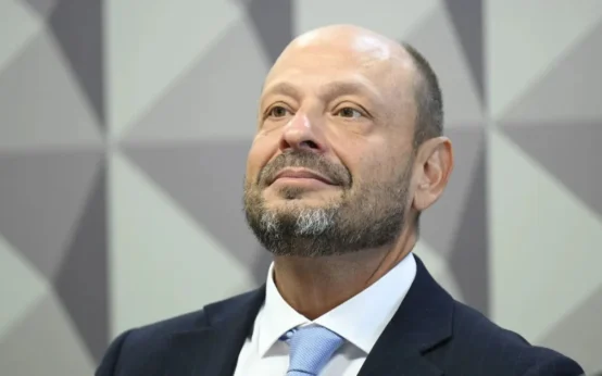 Vimos que tinha algo errado com o Master, diz presidente do INSS na CPMI